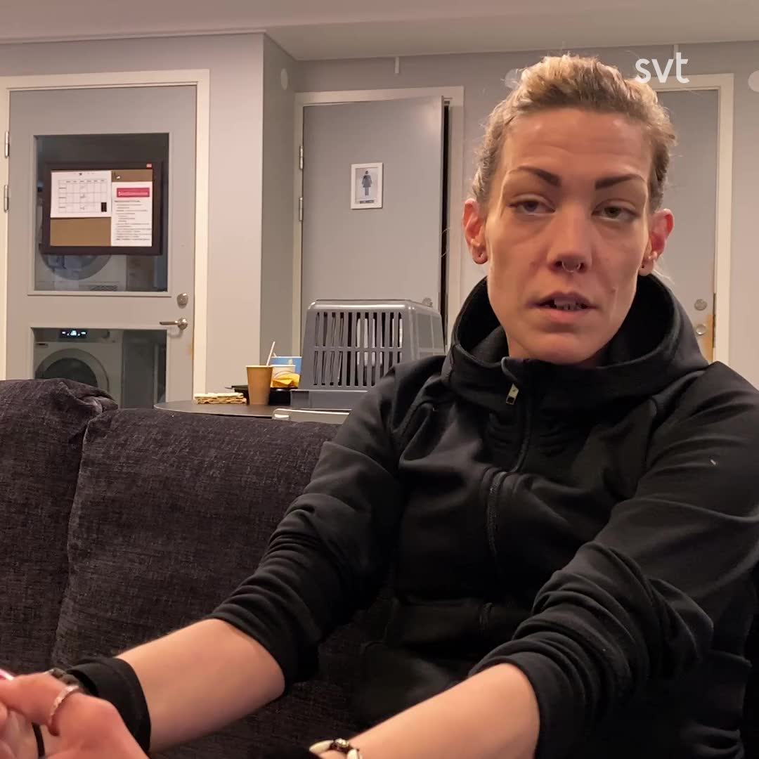 Hemlösa Michaela vill laga relationer